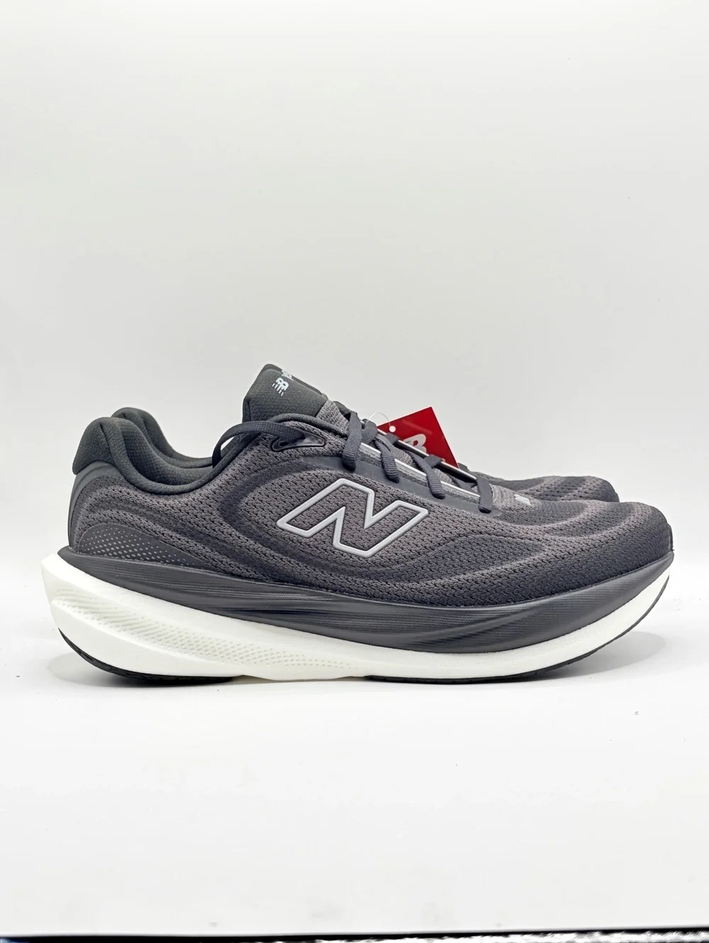 New Balance 1080 Running Shoes Size 8.5 US Black and White